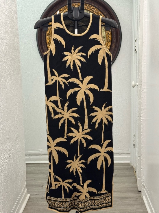 J. McLaughlin Dresses & Skirts - J.McLaughlin Palm Print Sleeveless Dress XS Black Tan Resort Knit Midi